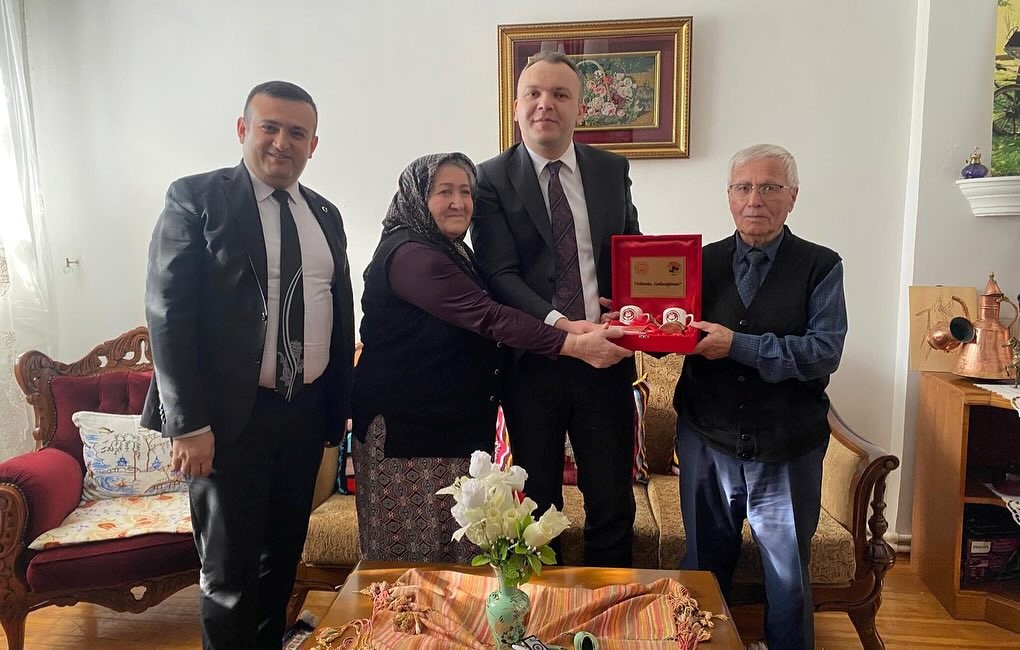 Ardahan’da Evlilikte 25. ve 50. Yılını Tamamlamış Çiftler Ziyaret Edildi