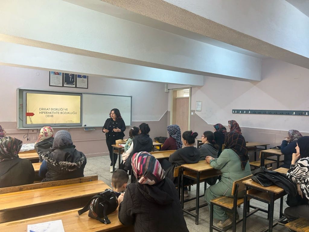 Uşak’ta “Özel Eğitim Çocuğu Olan Aileler” Konulu Eğitim Düzenlendi