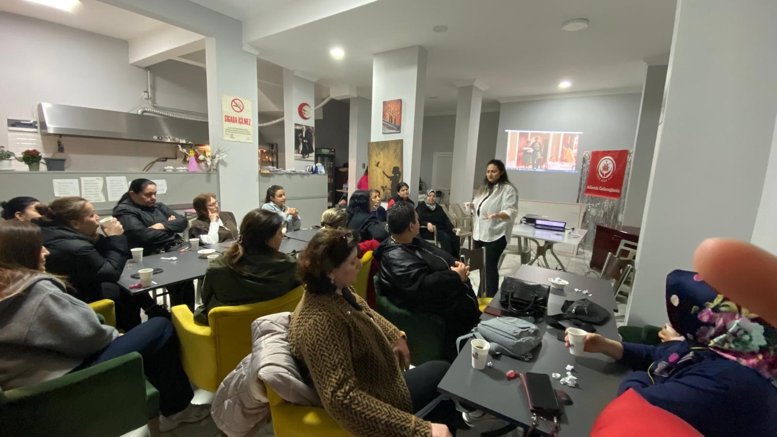 Manisa’da Aile Yılı Kapsamında "Mahalle Sakinleri ile Çay Sohbetleri" Etkinliği Düzenlendi