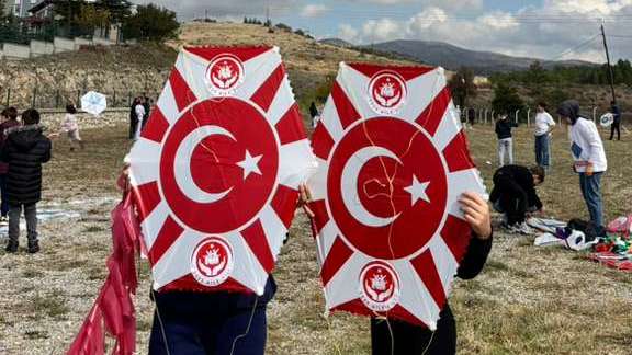 Çorum’da Cumhuriyet Bayramı Uçurtmalarla Kutlandı