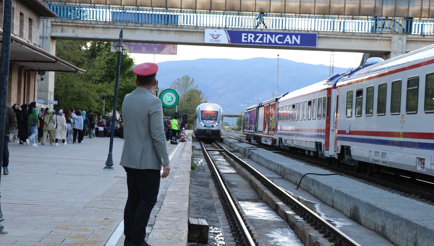 “Engelsiz Ekspresle” Engelleri Aşıyoruz