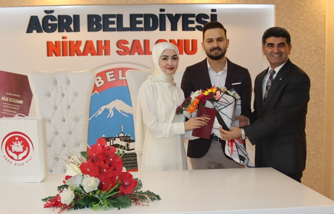 Ağrı’da Evlilik Kredisinden Faydalanan Çiftin Nikâh Mutluluğuna Şahit Olundu