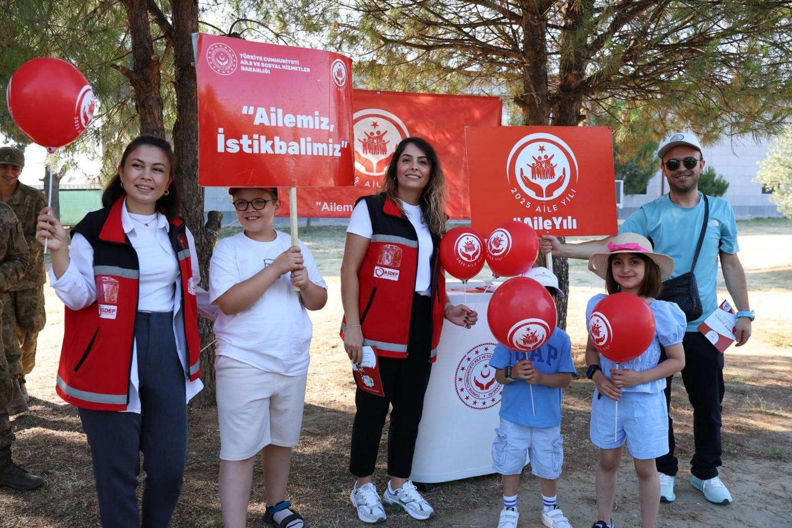 Manisa’da Bedelli Erlerin Yemin Töreninde Aile Yılı Standı Açıldı