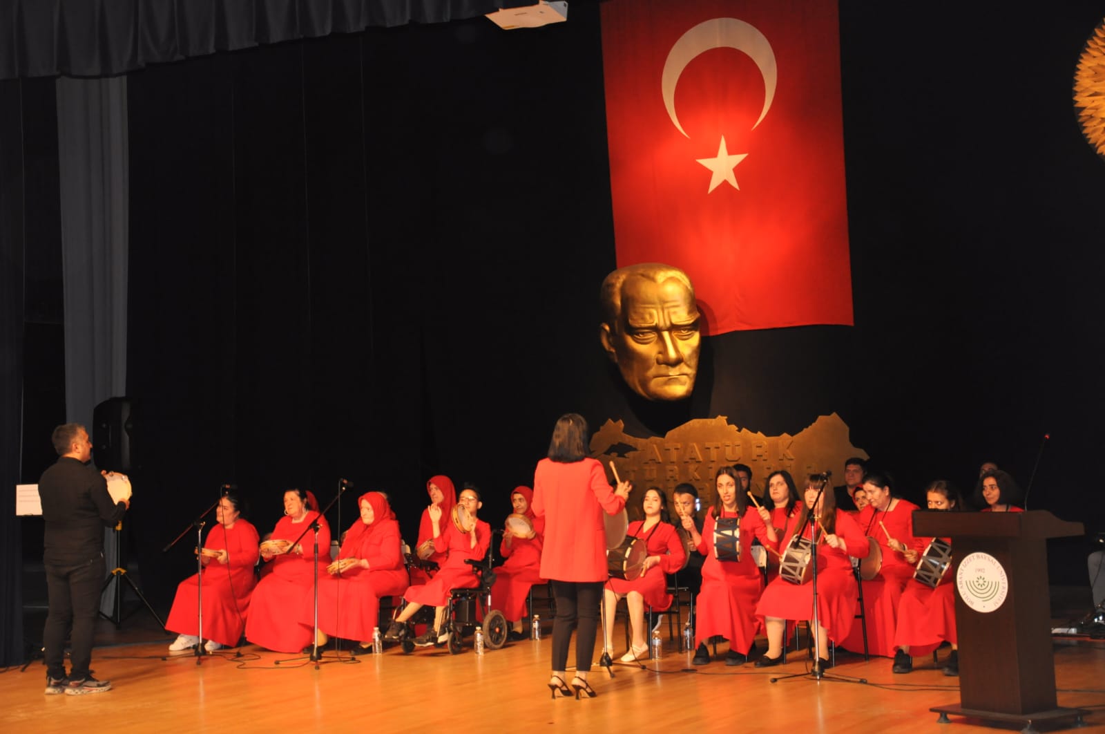 Bolu’da Özel Gereksinimli Bireylerden Oluşan Koro, Konser Verdi