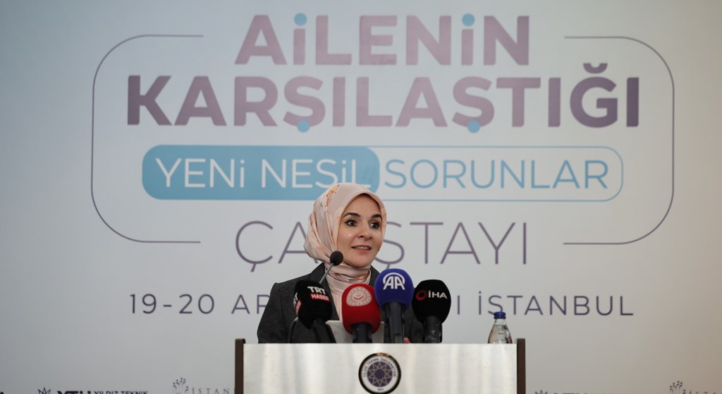 Bakanımız Göktaş, "Ailenin Karşılaştığı Yeni Nesil Sorunlar Çalıştayı"na Katıldı