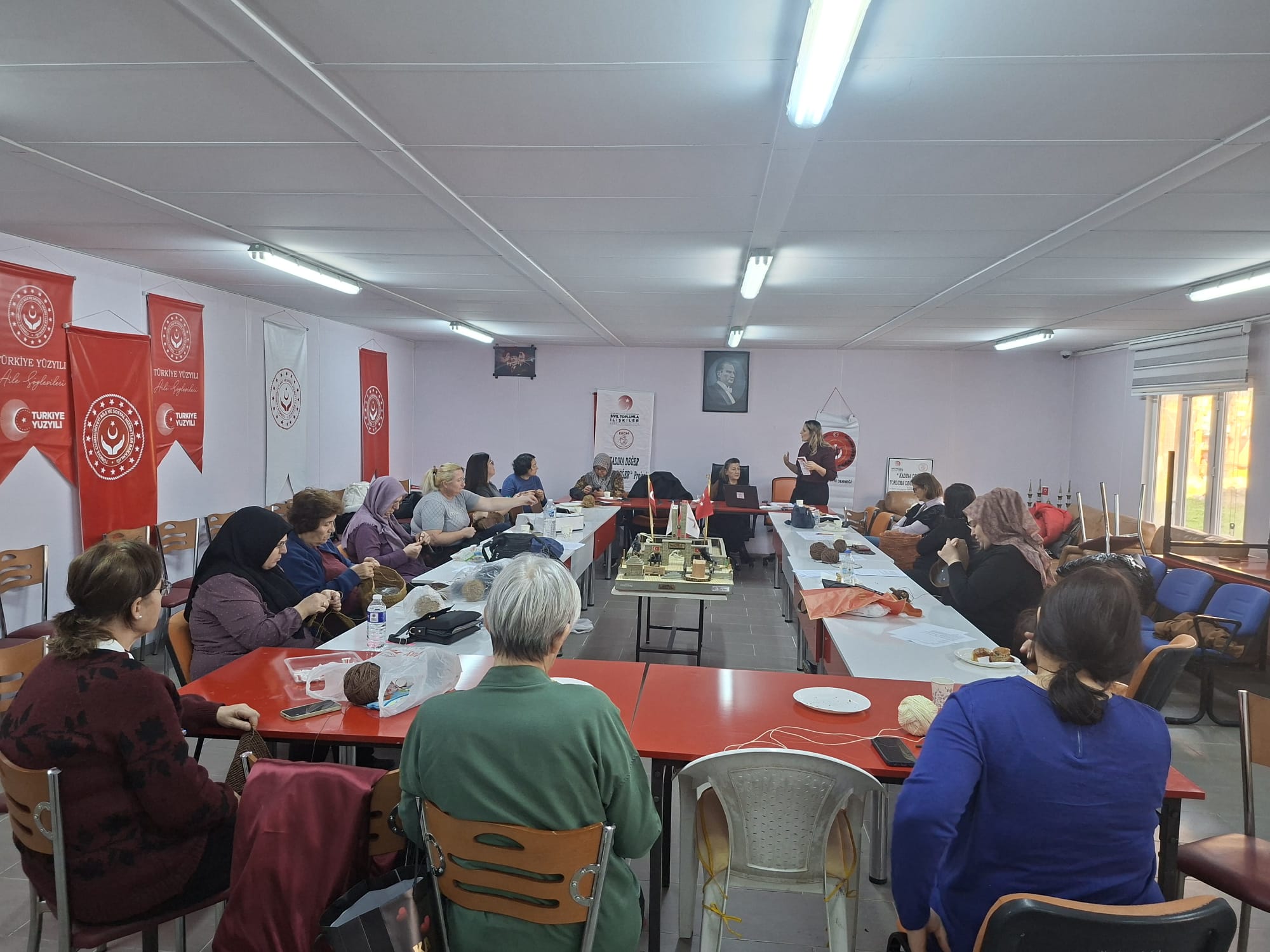 Edirne’de Şehit Ailelerine Yönelik Eğitim ve Çanta Atölyesi Düzenlendi