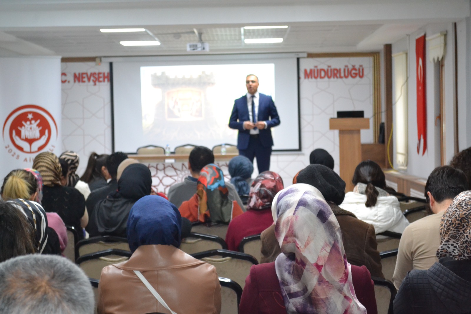 Nevşehir’de Aile İçinde Dayanışma ve Toplumsal Huzur Konulu Söyleşi Gerçekleştirildi