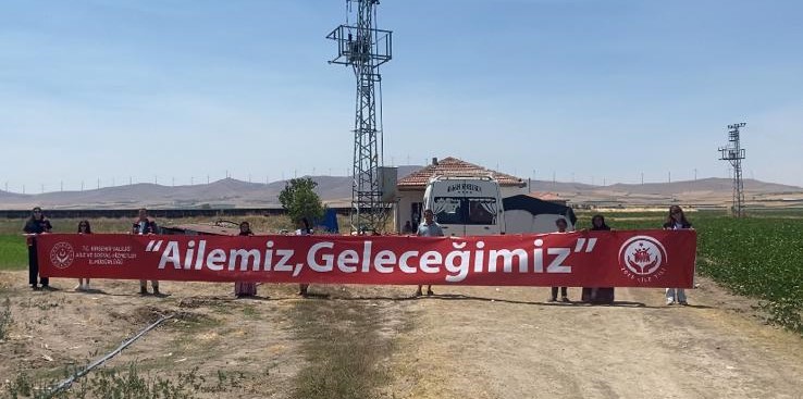 Kırşehir’de Mevsimlik Tarım İşçilerine Yönelik Aile Yılı Tanıtımı Yapıldı