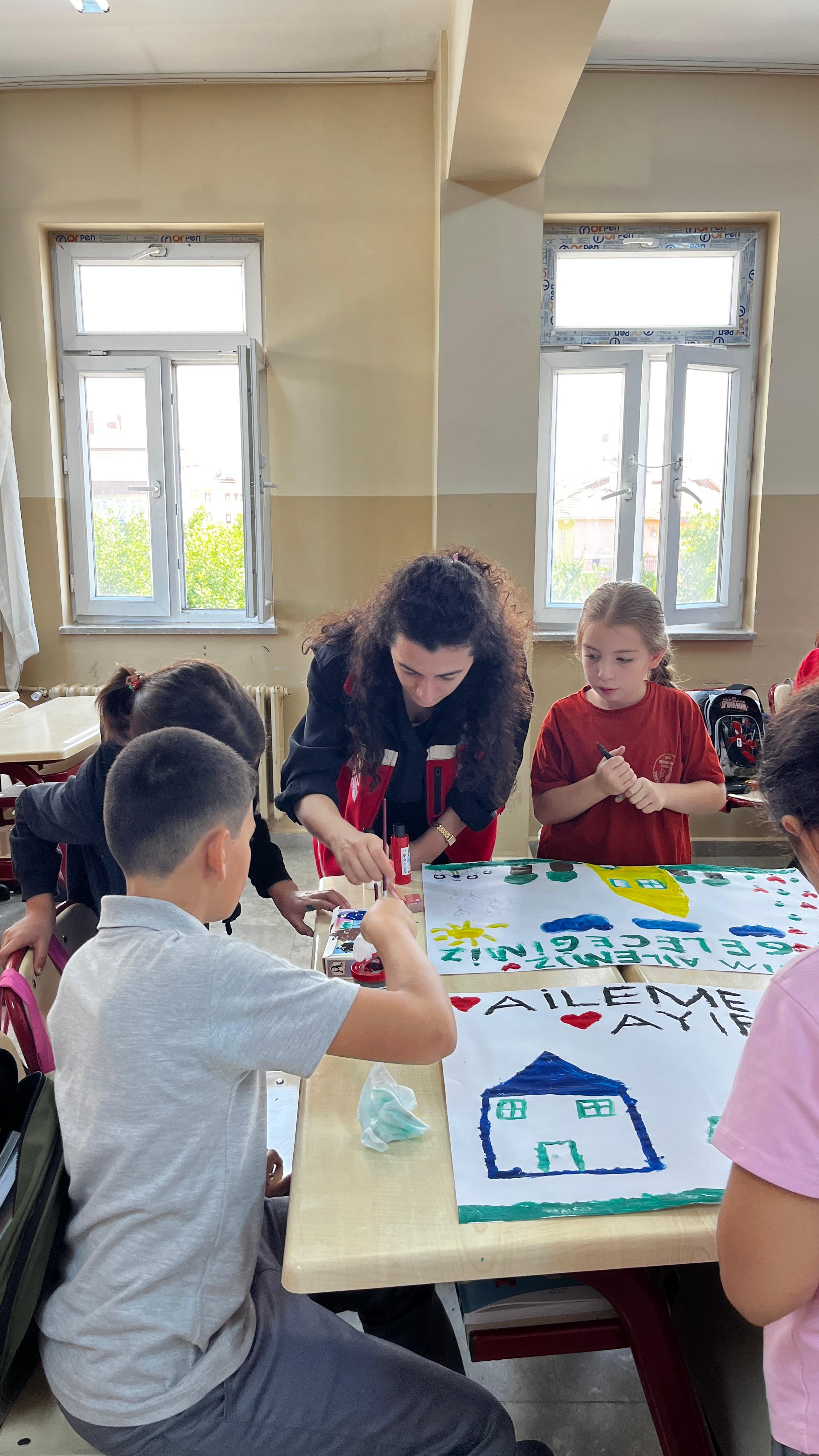  Ankara Çubuk’ta Benim Ailem Temalı Resim Atölyesi Düzenlendi