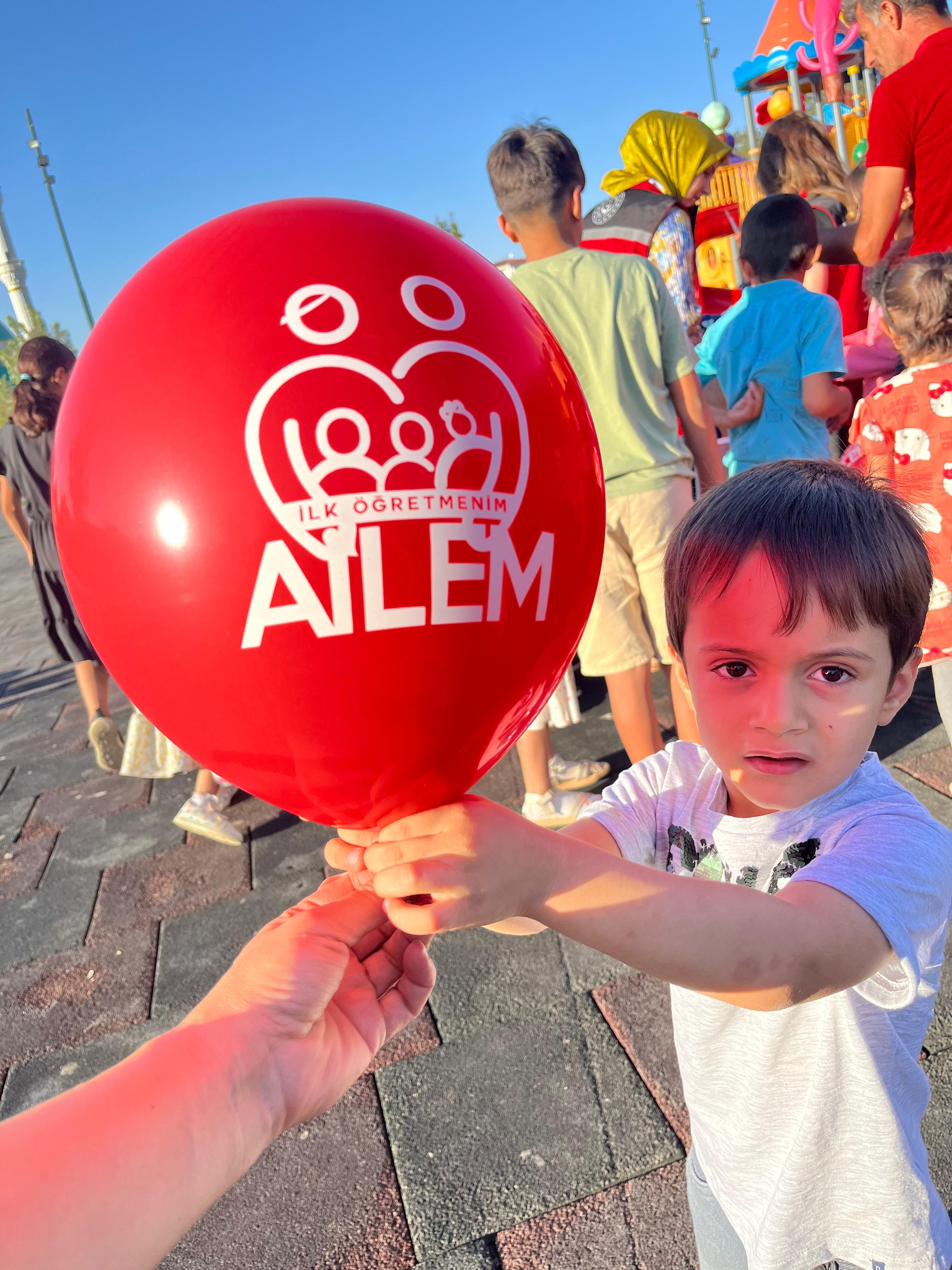 Muş’ta Park ve Bahçelerde Aile Yılı Tanıtımı Yapıldı