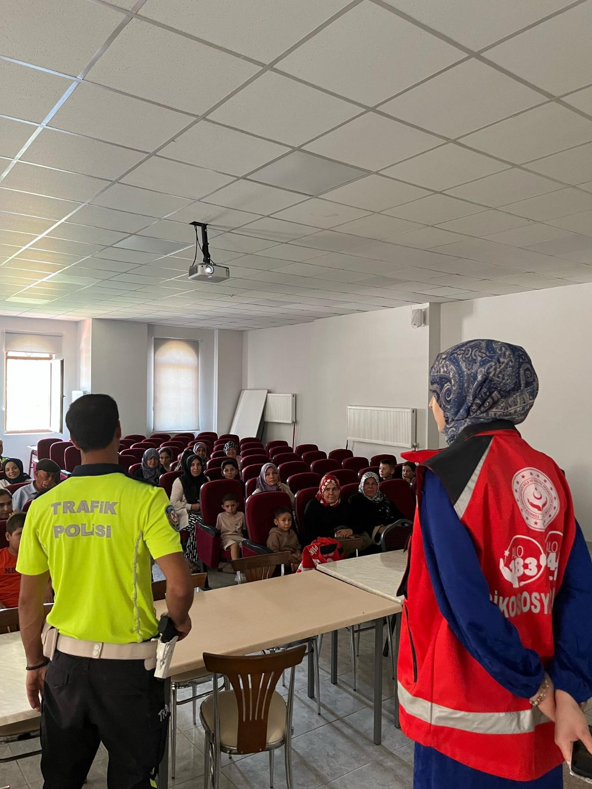 Kahramanmaraş Çağlayancerit’te “Trafikte Çocuğumun Güvenliğini Nasıl Sağlarım” Konulu Eğitim Gerçekleştirildi