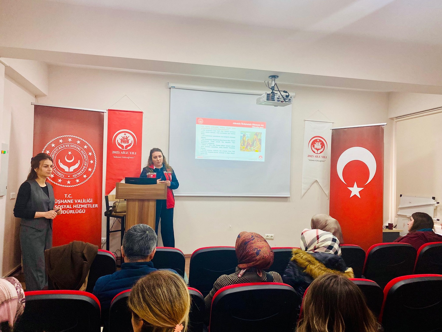 Gümüşhane’de Aile İçinde Dayanışma ve Toplumsal Huzur Konulu Söyleşi Düzenlendi