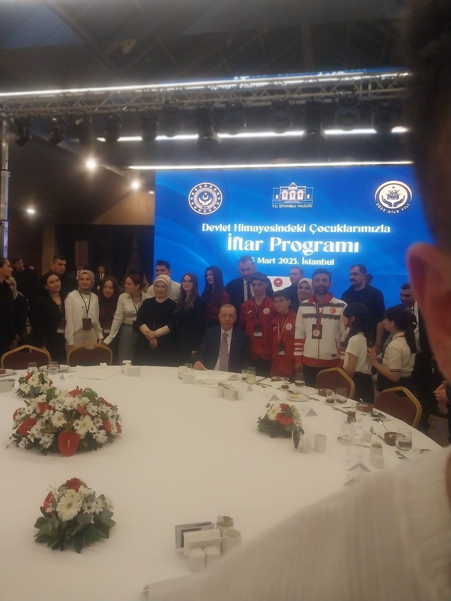 Erzurum’da Curling Dalında 3. Olan Çocuklarımız, Cumhurbaşkanımız Recep Tayyip Erdoğan ve Bakanımız Mahinur Özdemir Göktaş’la İstanbul’da İftar Yemeğinde Buluştu