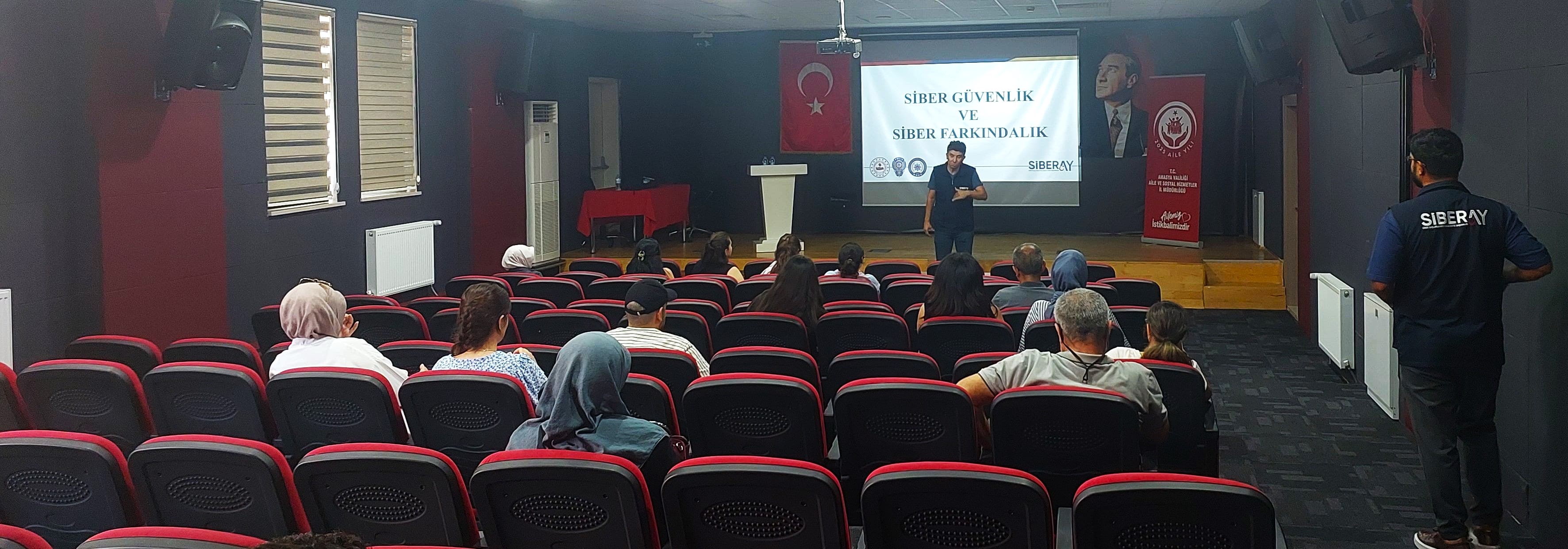  Amasya’da Akran ve Siber Zorbalık Konulu Söyleşi Düzenlendi
