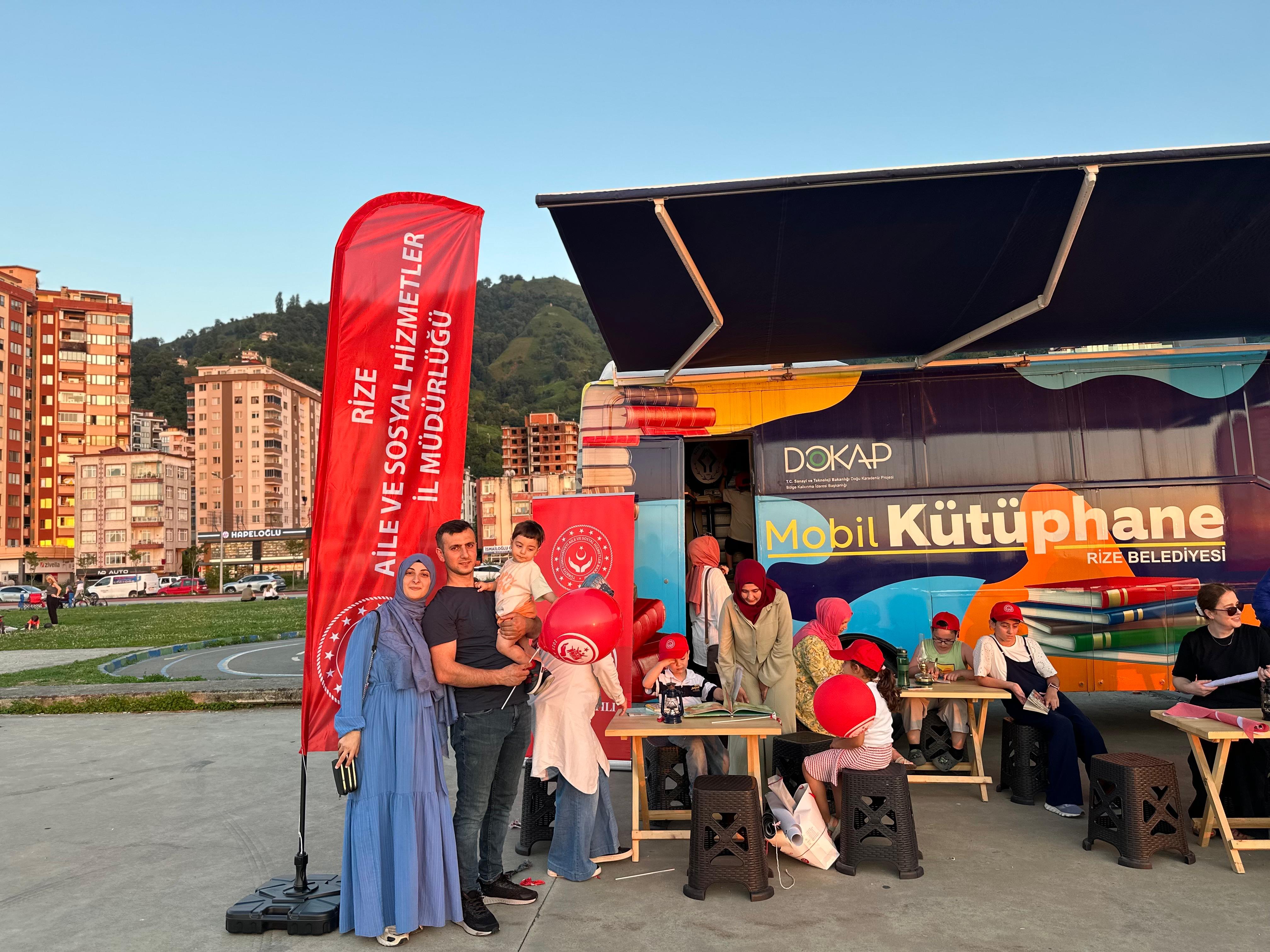 Rize’de Gezici Kütüphanede Ailemle Okuyorum Etkinliği Yapıldı