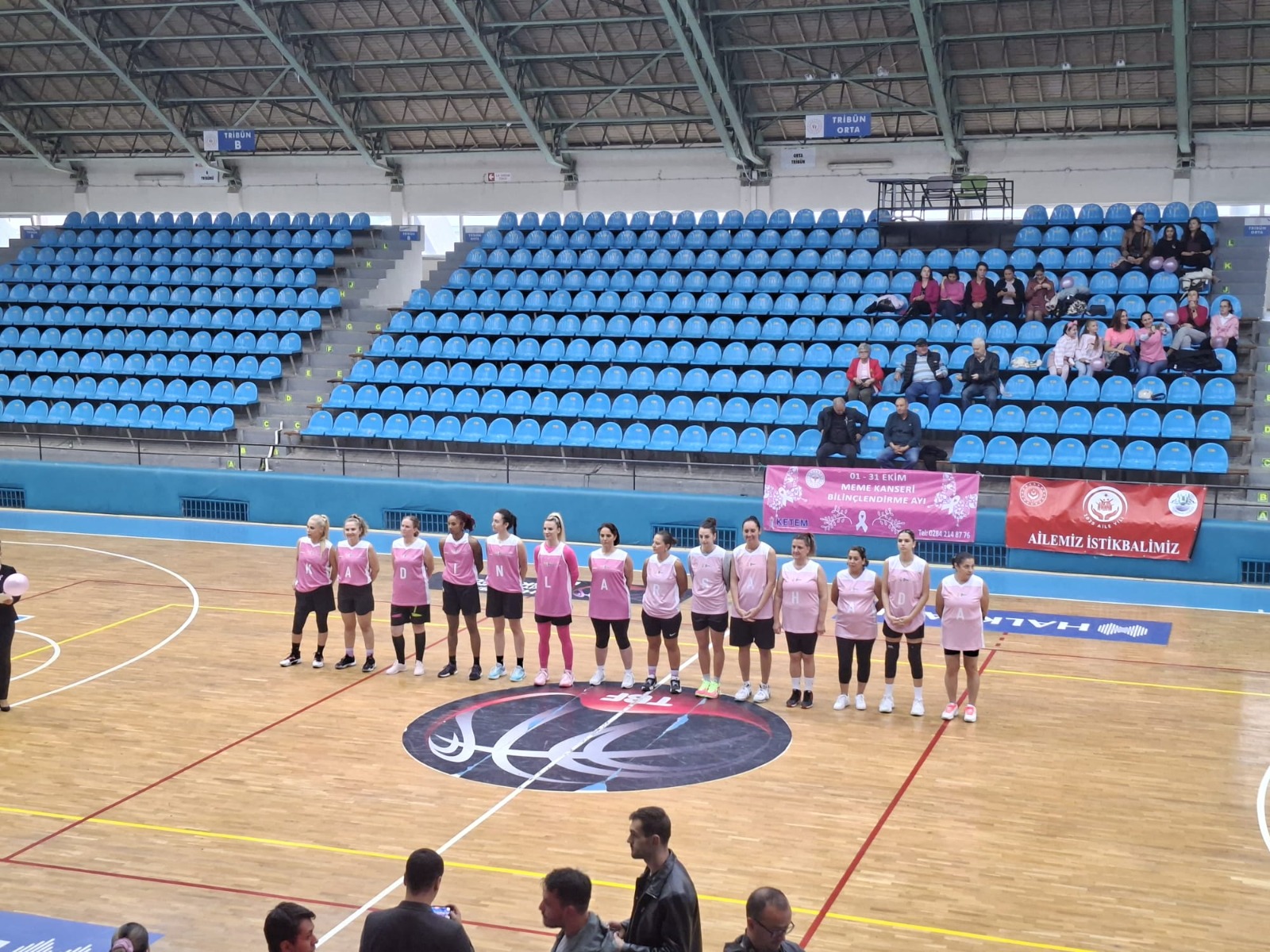 Edirne’de Düzenlenen  Pembe Dostluk Maçında  Aile Yılı Farkındalık Çalışması Yapıldı