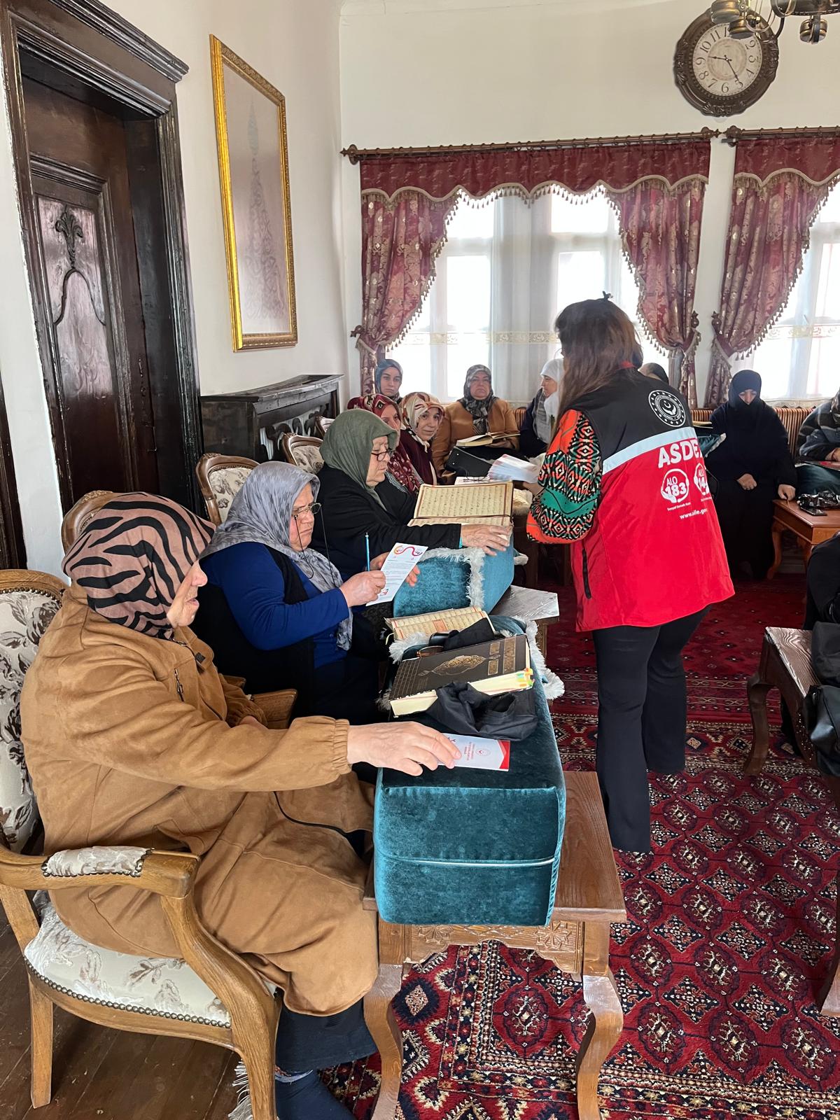 Yozgat’ta Ailenin Önemi Aile İçi İletişim Sağlıklı Aile Konularında Bilgilendirme Çalışması Yapıldı