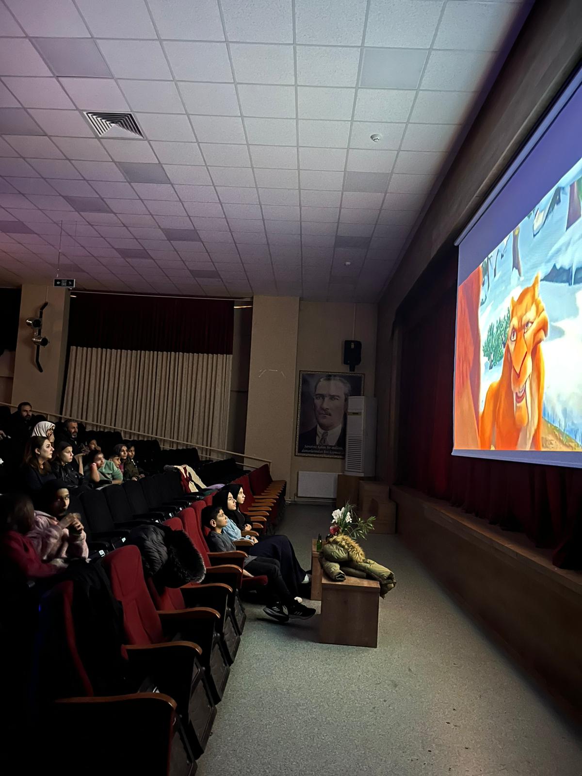Aile Yılı Etkinlikleri Kapsamında Erzincan’da Çocuklara Yönelik Sinema Etkinliği Yapıldı
