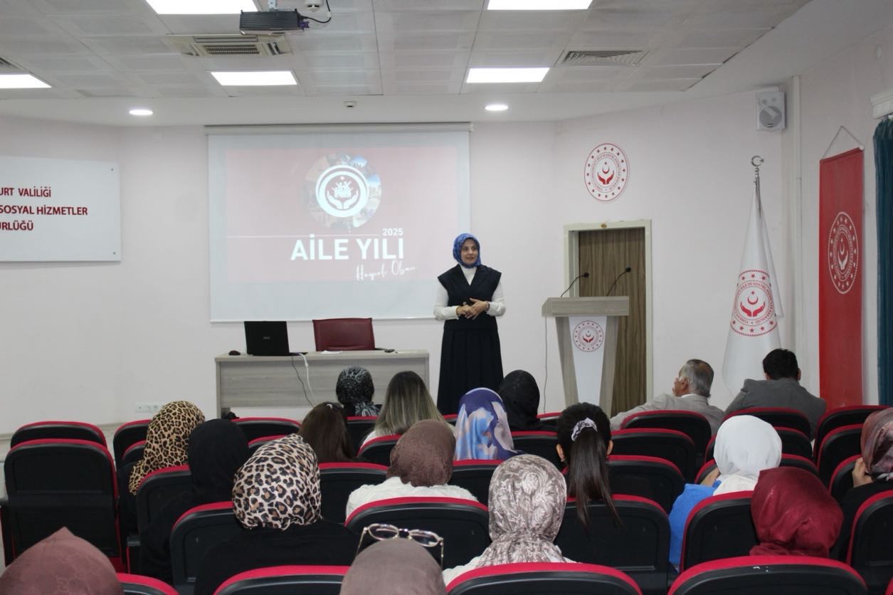 Bayburt’ta Aile Bağlarını Güçlendiren Değerler Konulu Söyleşi Düzenlendi