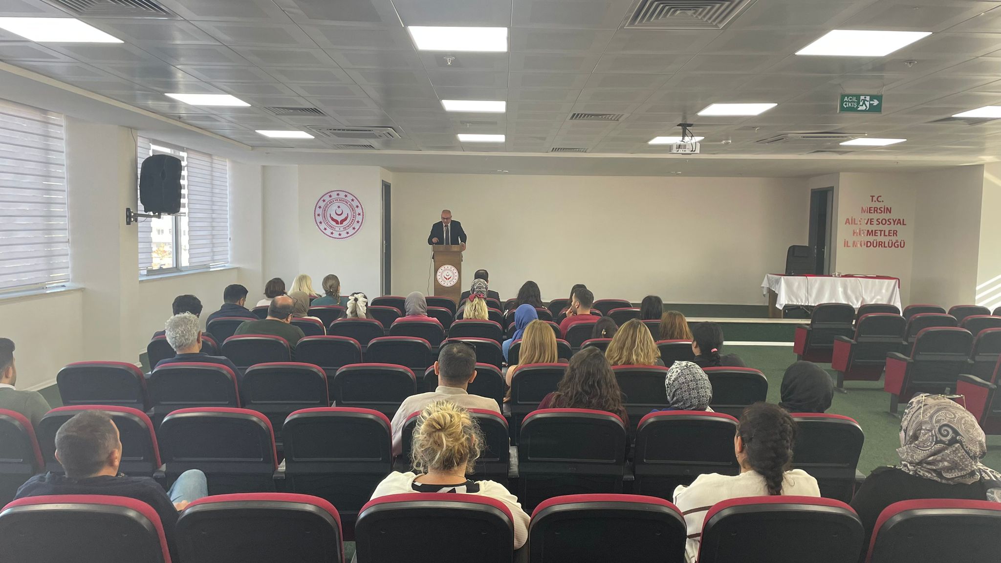  Mersin’de Aile İçi Dayanışma ve Toplumsal Huzur Konulu Söyleşi Düzenlendi 