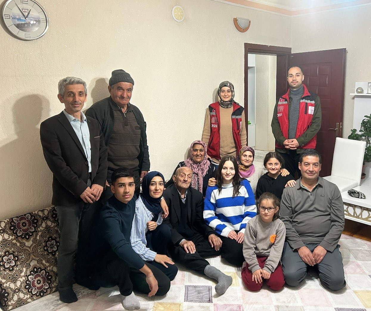 Isparta’da Aile Yılı ve Yaşlılar Haftası Münasebetiyle “Dört Kuşak Bir Arada Sofrada” Etkinliği Kapsamında Hane Ziyareti Yapıldı