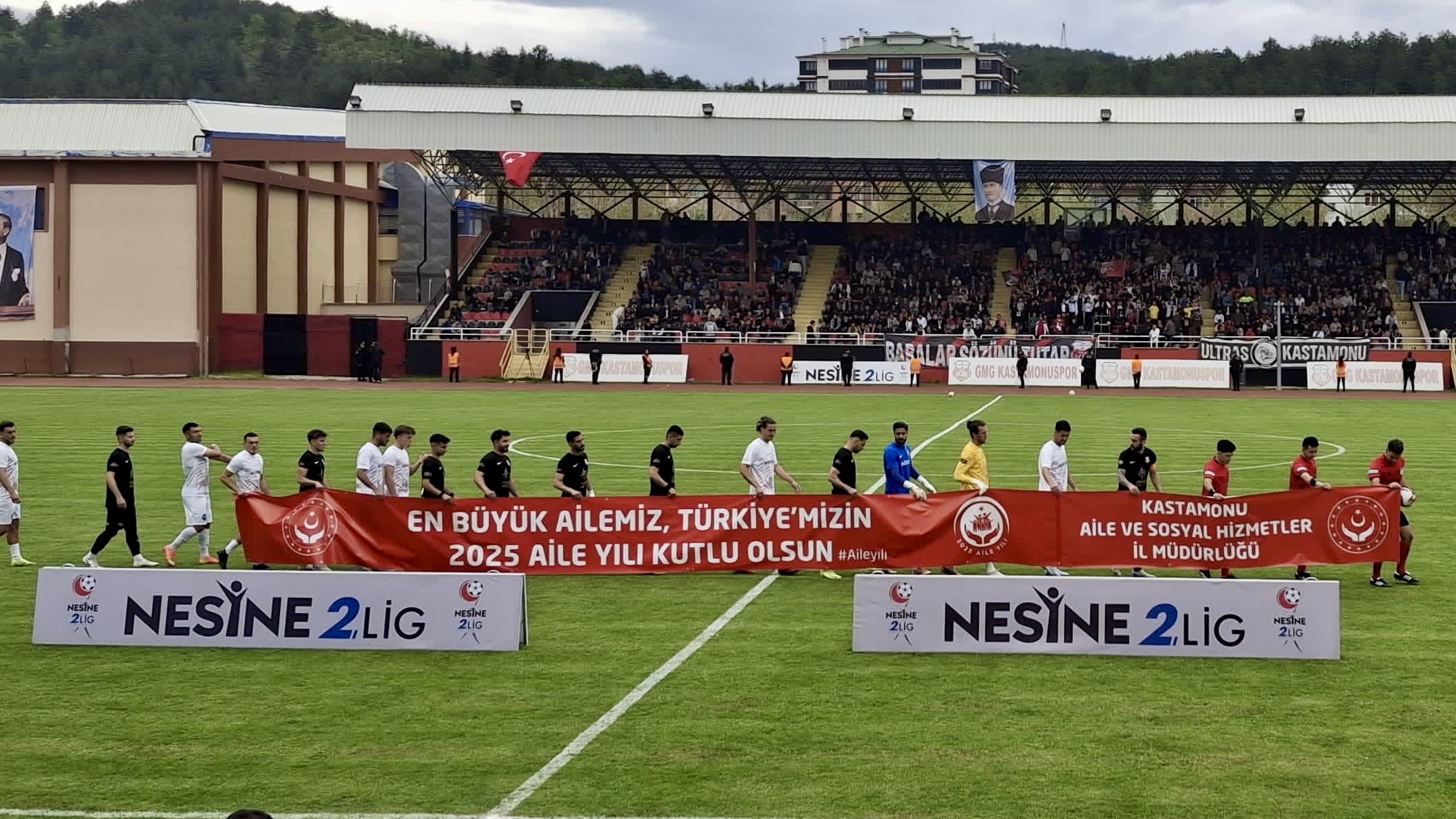 Kastamonu’da GMG Kastamonuspor-Altınordu FK Müsabakasında Aile Yılı Pankartı Açıldı
