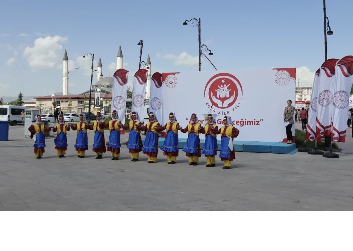 Ağrı’da Büyük Aile Festivali Düzenlendi