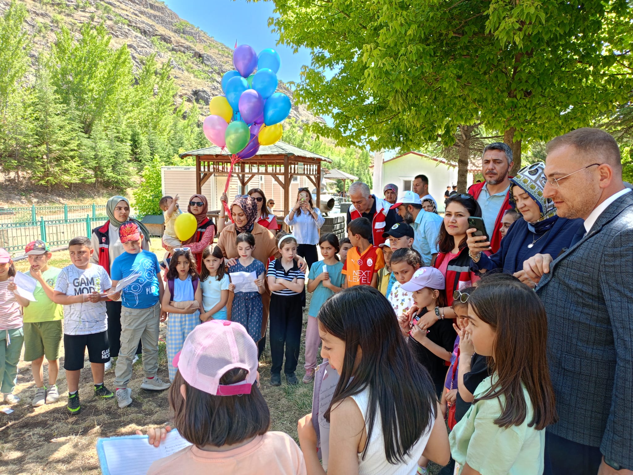 Isparta’da Düzenlenen Karne Şenliğinde Öğrencilerle Piknik Yapıldı