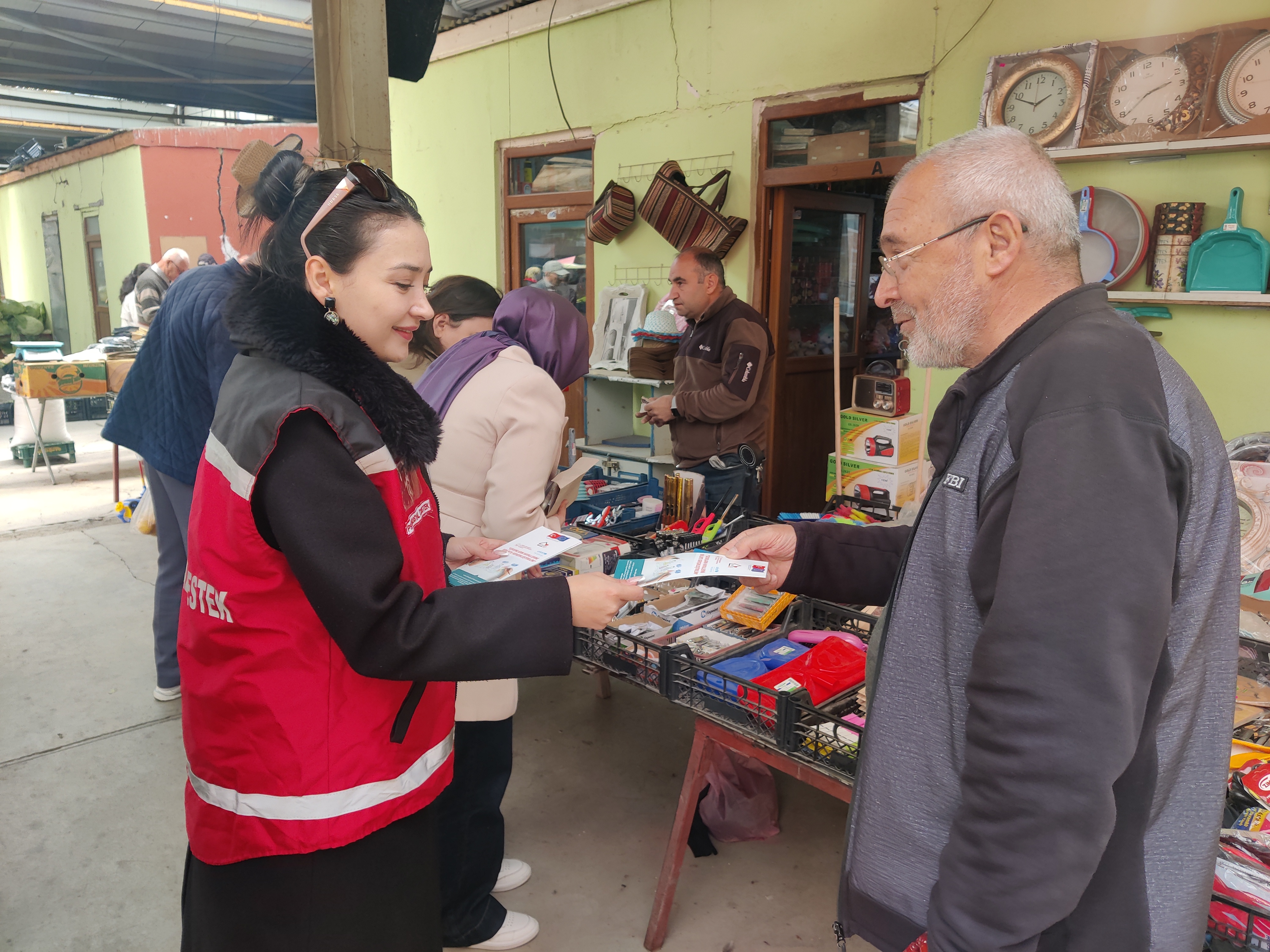 Ardahan’da  Halk Pazarında Aile Yılı Tanıtım Çalışması Yapıldı