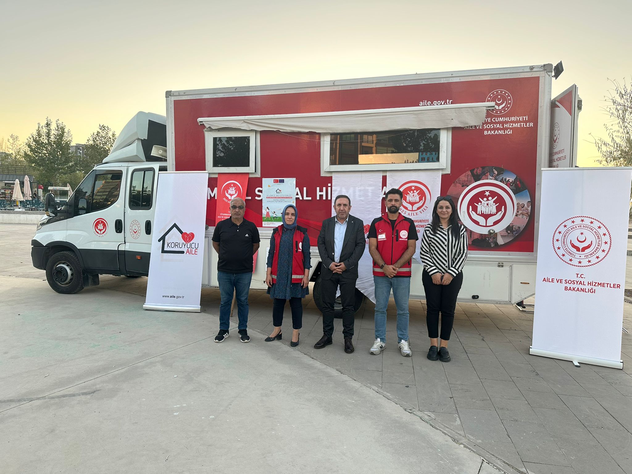 Diyarbakır’da Bulunan Mobil Sosyal Hizmet Merkezinde Koruyucu Aile Hizmetleri Tanıtıldı