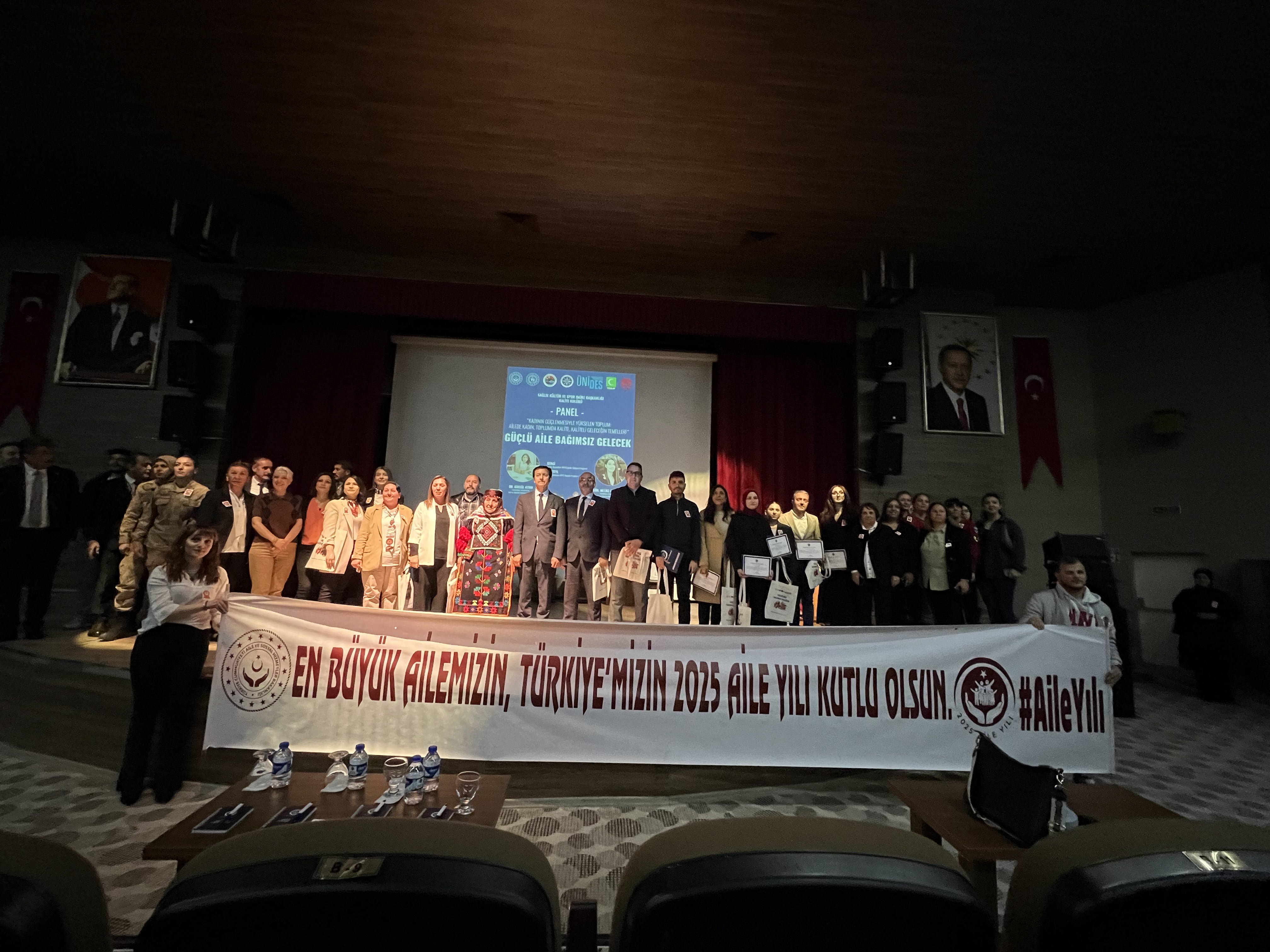 Ardahan’da “Güçlü Aile, Bağımsız Toplum” Konu Başlığına Panel Düzenlendi