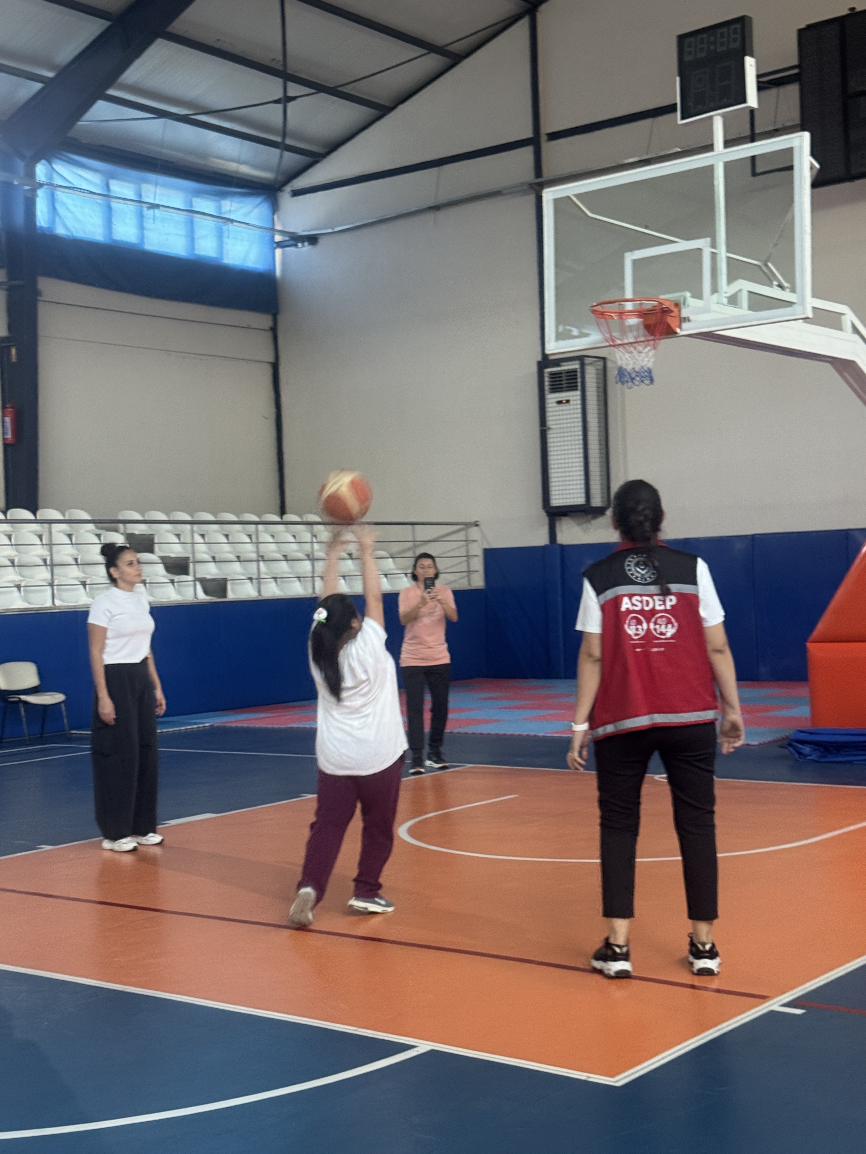 Antalya’da “Spor Engel Tanımaz” Mottosuyla Özel Gereksinimli Bireylere Yönelik Spor Etkinliği Düzenlendi