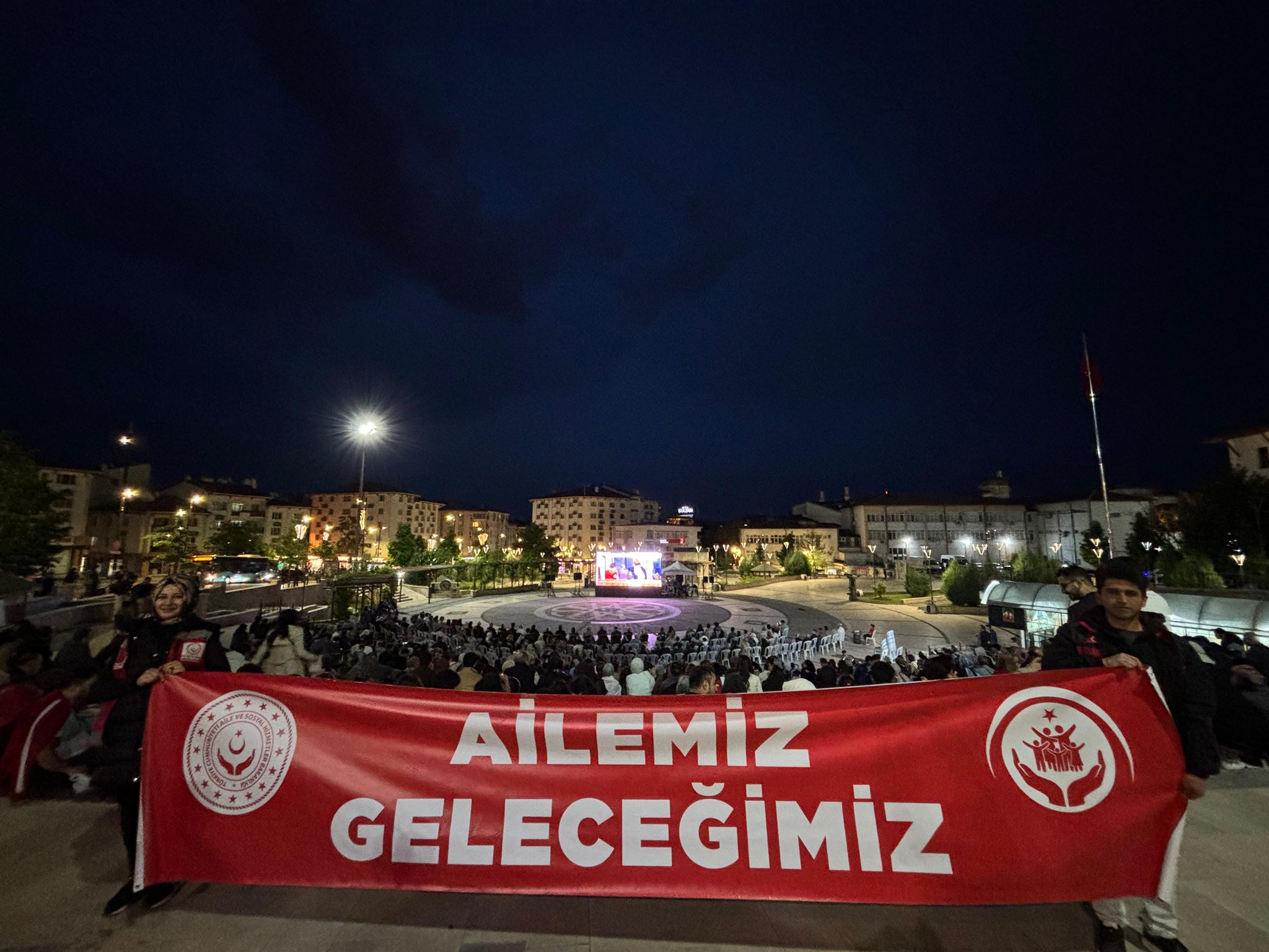 Sivas'ta Açık Hava Sinema Etkinliği Düzenlendi